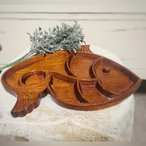 Vintage Hand carved Wooden Fish-Shaped Serving Tray - Picture 1 of 2